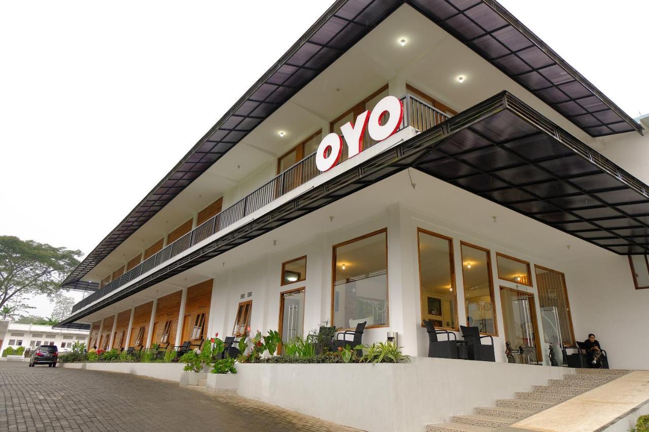 מאלאנג Oyo 446 Hotel Kawi Surapatha מראה חיצוני תמונה