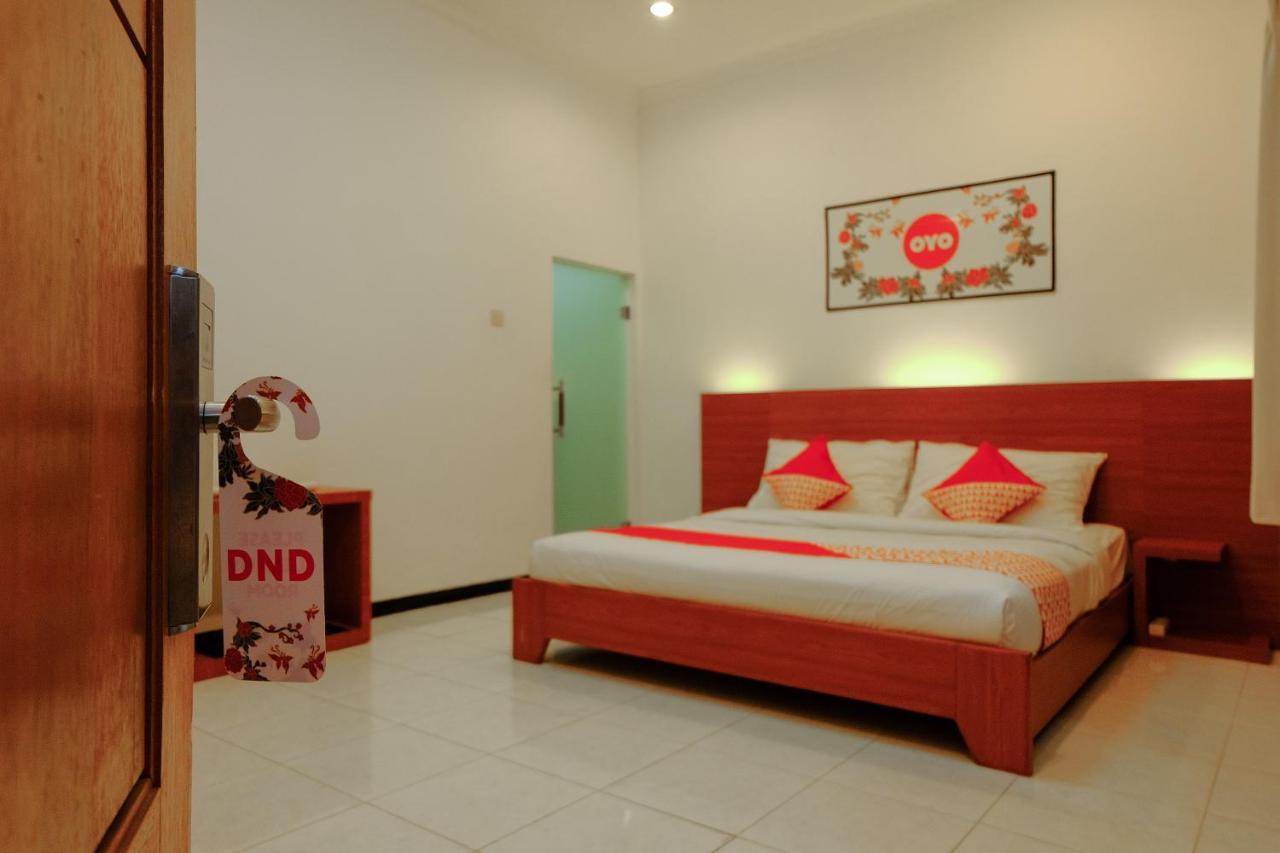 מאלאנג Oyo 446 Hotel Kawi Surapatha מראה חיצוני תמונה