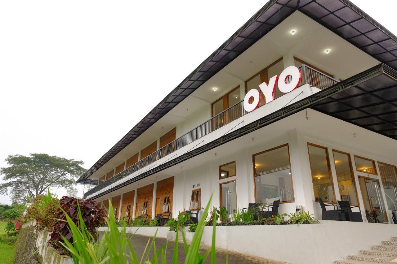 מאלאנג Oyo 446 Hotel Kawi Surapatha מראה חיצוני תמונה