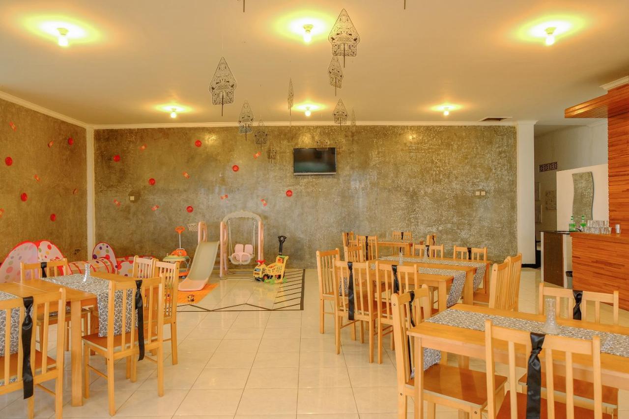מאלאנג Oyo 446 Hotel Kawi Surapatha מראה חיצוני תמונה