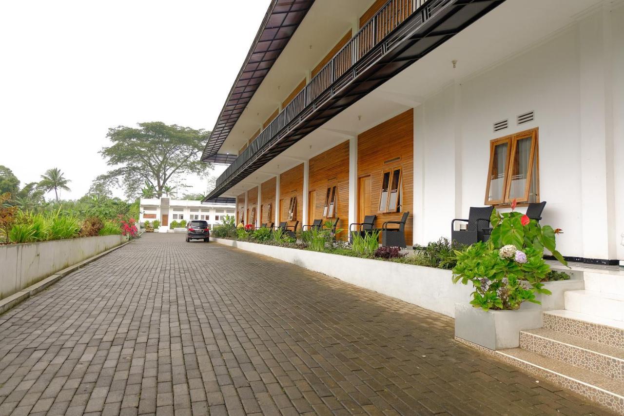 מאלאנג Oyo 446 Hotel Kawi Surapatha מראה חיצוני תמונה