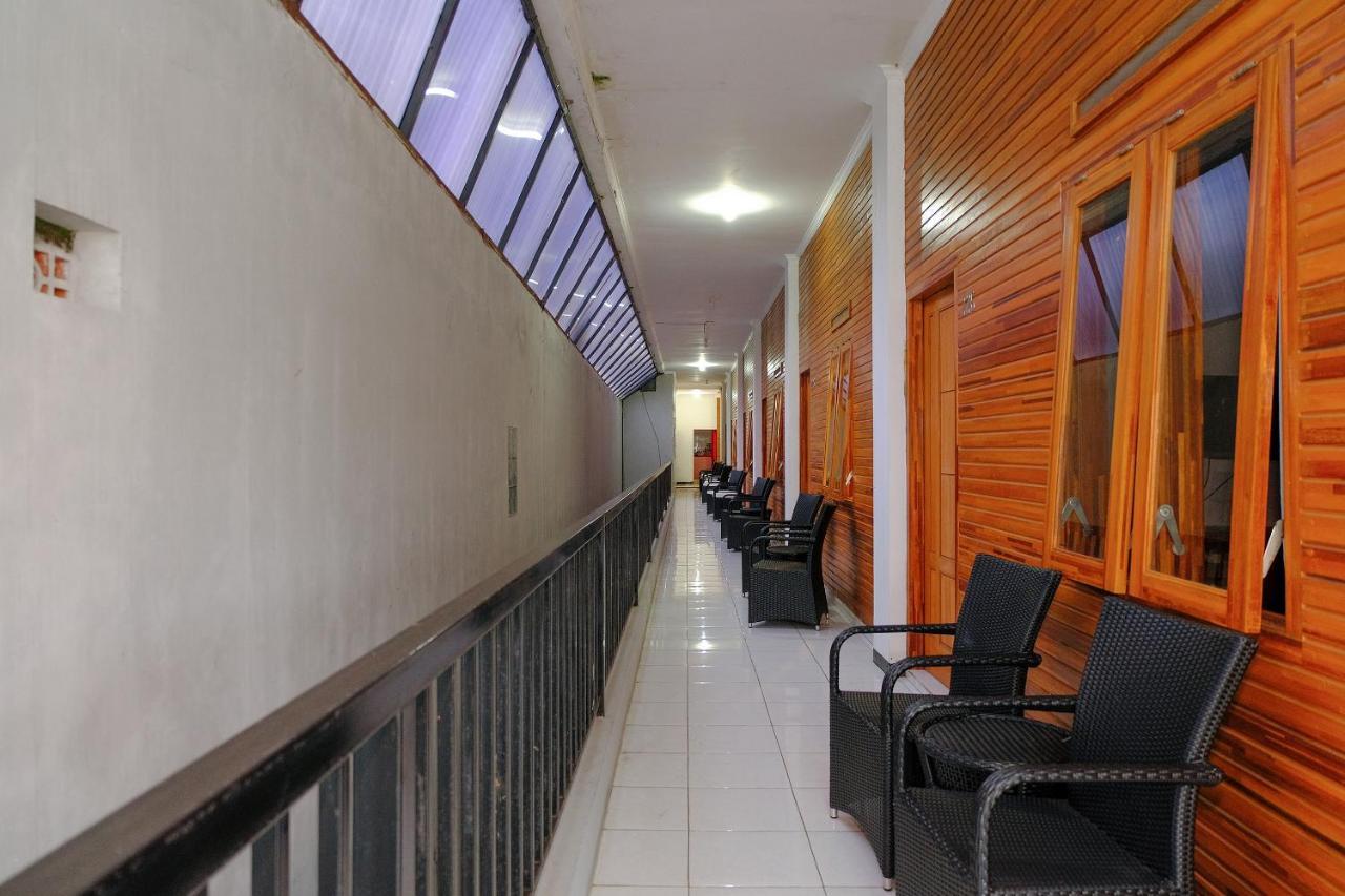 מאלאנג Oyo 446 Hotel Kawi Surapatha מראה חיצוני תמונה